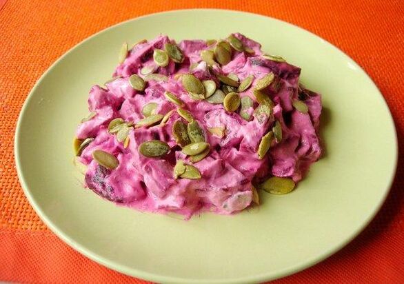 Beetroot salad with pumpkin seeds can prevent prostatitis