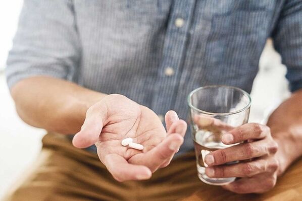 Taking medicine for treating calculus prostatitis